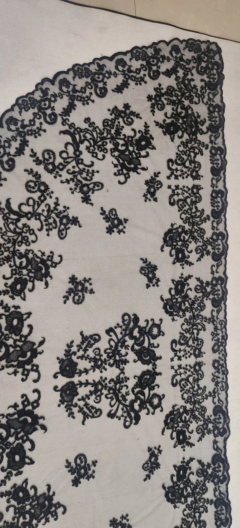 Catholic Church Veil Large Size Half Round Classic Spanish Style Lace Mantilla Women Head Covering