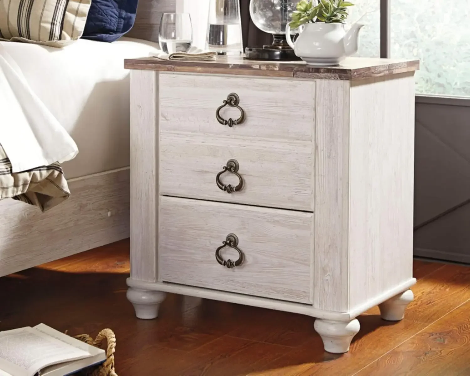 Signature Design by Ashley Willowton Farmhouse 2 Drawer Nightstand with USB Charging Ports, Whitewash 2