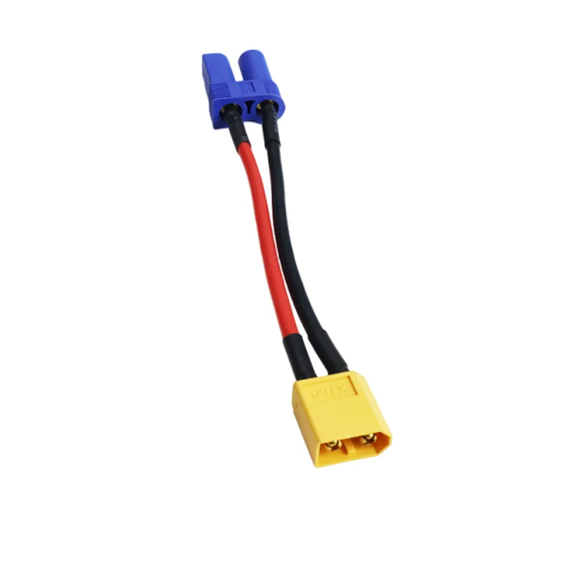 Connecteurs EC5 et XT90 côte à côte, avec détails des prises et fils, inclus dans le lot de 8 câbles adaptateurs.