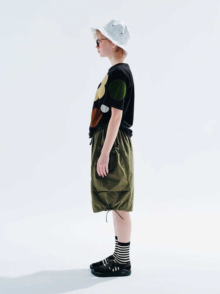 IMAKOKONI Original design green pocket shorts summer loose elastic waist casual nickel pants women's 234057