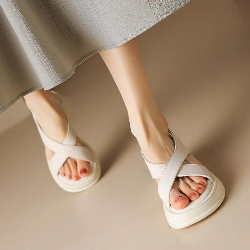 Spring 2024 new black giant soft giant comfortable muffin thick base simple fashion increase Roman sandals women