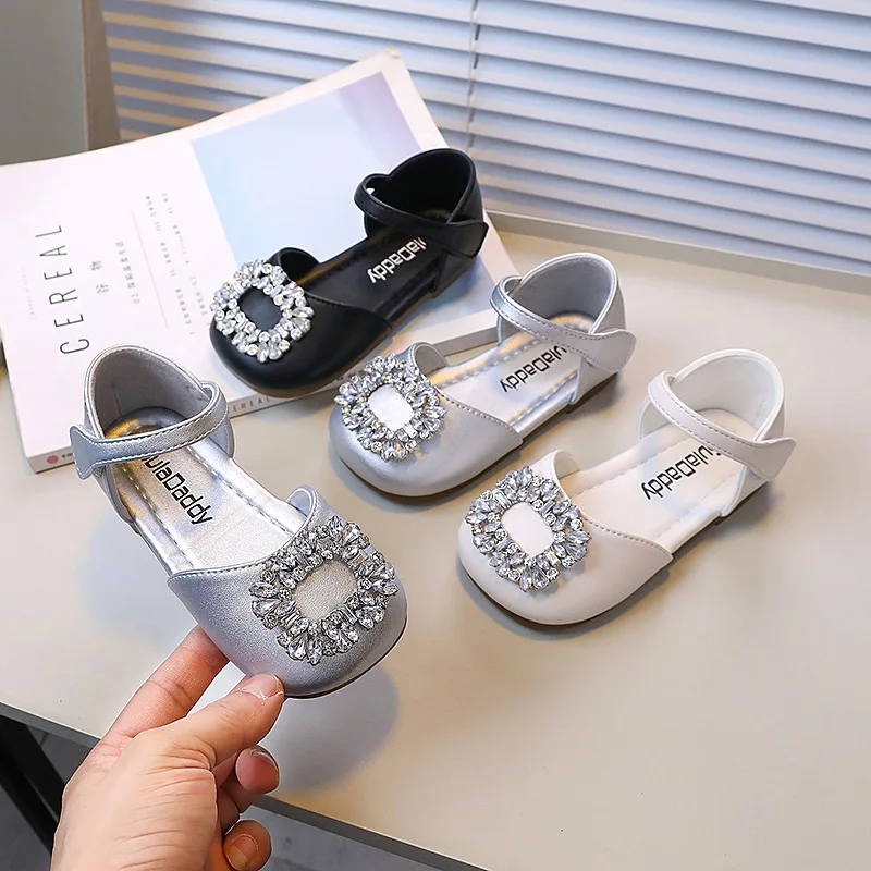 Sandals For Girls Spring summer Soft Leather Princess Shoes Closed Toe Fashion Rhinestone Soft Sole Kids Shoe For Party Wedding