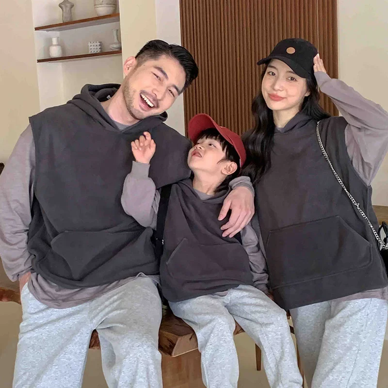 

Parent-child Matching Korea Clothes Fashion Dad Mom and Daughter Son Matching Sleeveless Fleece Hoodie Outfits Mother Kids Sets