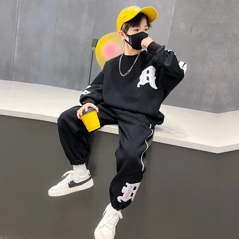 Рисунок 3 - детский хлопковый костюм из свитшота