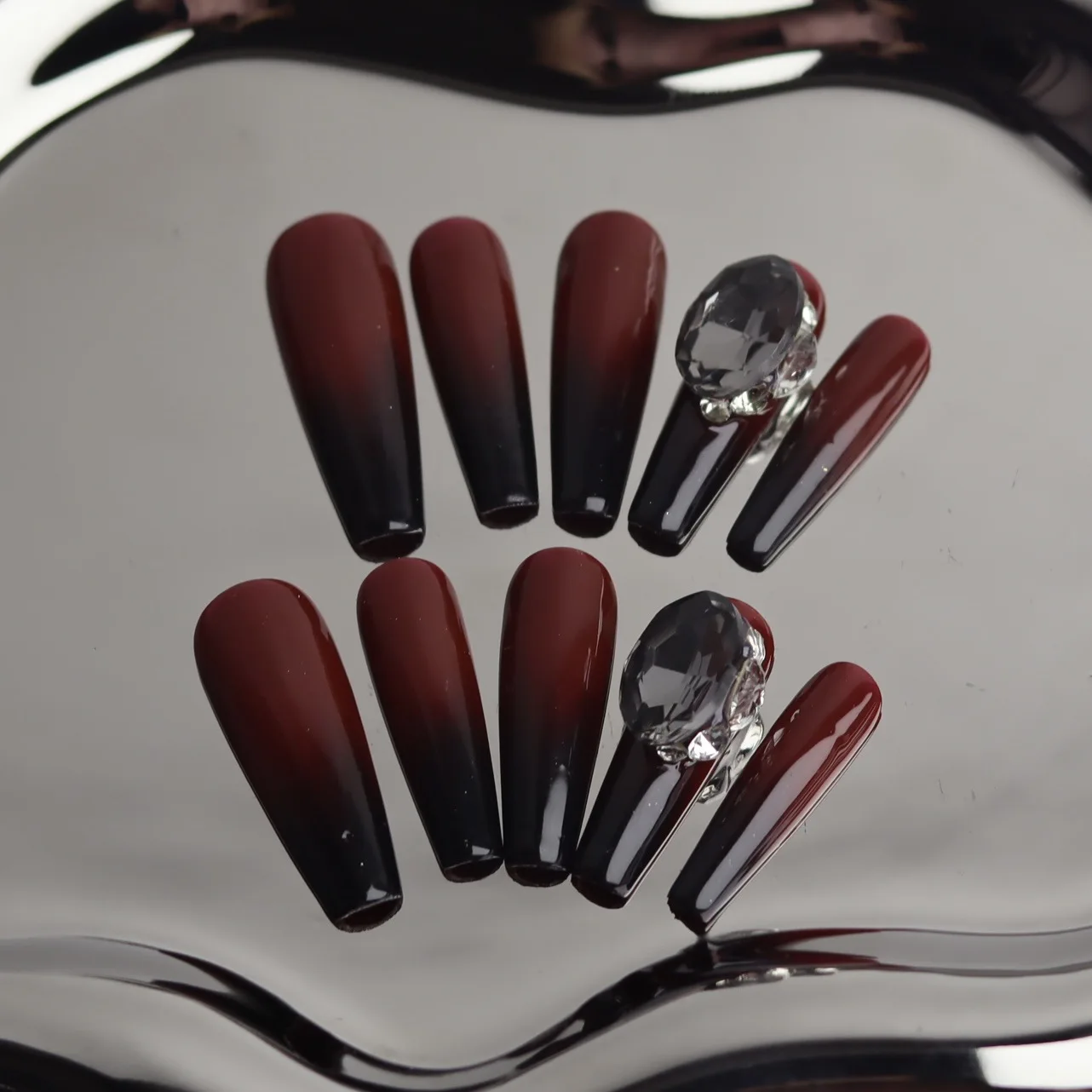 

Сделай Сам, 10 шт., ручная работа, черный и красный градиент, простой ручной работы, прессованные ногти с бриллиантом