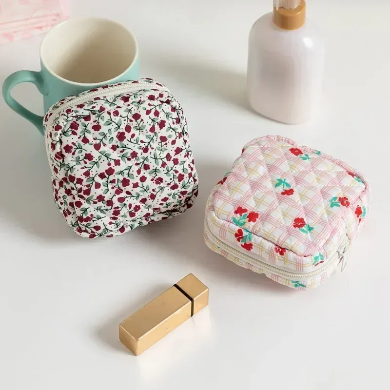 Card Sanitary Napkin Bag Cute Flower Cherry Hand-painted Square Portable Storage Bag Girls Physiological Cosmetic Lipstick Case