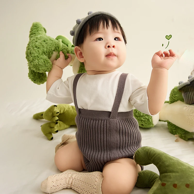 3-5-months-baby-photography-clothes-props-gentleman-style-4pcs-set-children-knit-suspenders-short-sleeved-hat-socks-picture-prop