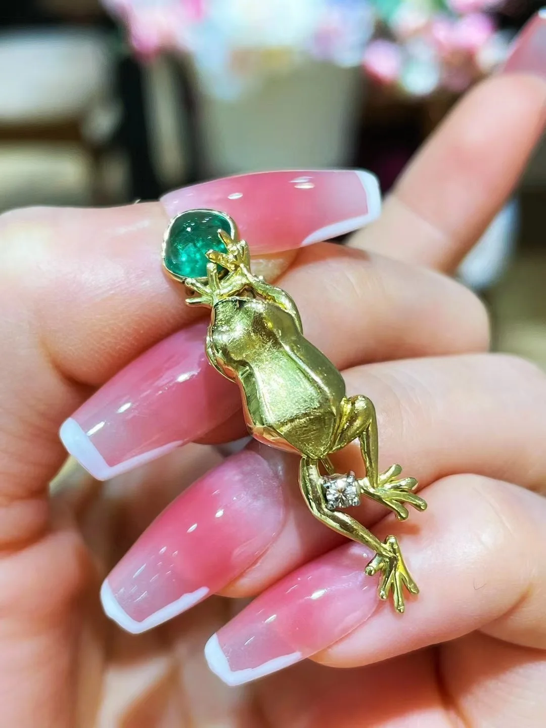 cute romantic frog brooch 18K yellow gold with emerald and diamond genuine luxury jewelry unisex men women jewelry 8 S93bc64a56d184b6baab053361d4ab1bbz cute romantic frog brooch 18K yellow gold with emerald and diamond genuine luxury jewelry unisex men women jewelry