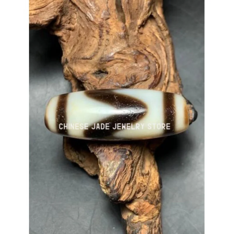 

Antique Magic Power Old Tibetan Agate *Tiger Teeth* Amulet Dzi Bead A1002