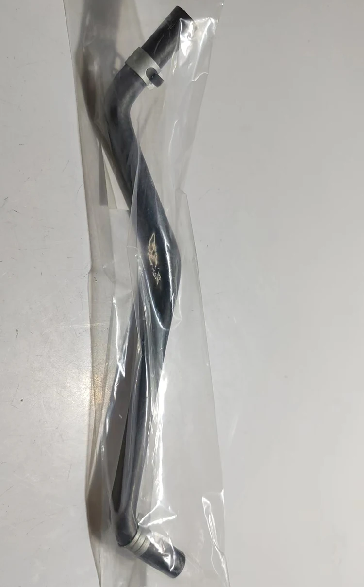 car original Engine Heating Pipe Hose (To throttle valve ) 21204AA810 For Subaru Outback (04-05 3.0)Tribeca(2007 3.0,08-09 3.6)