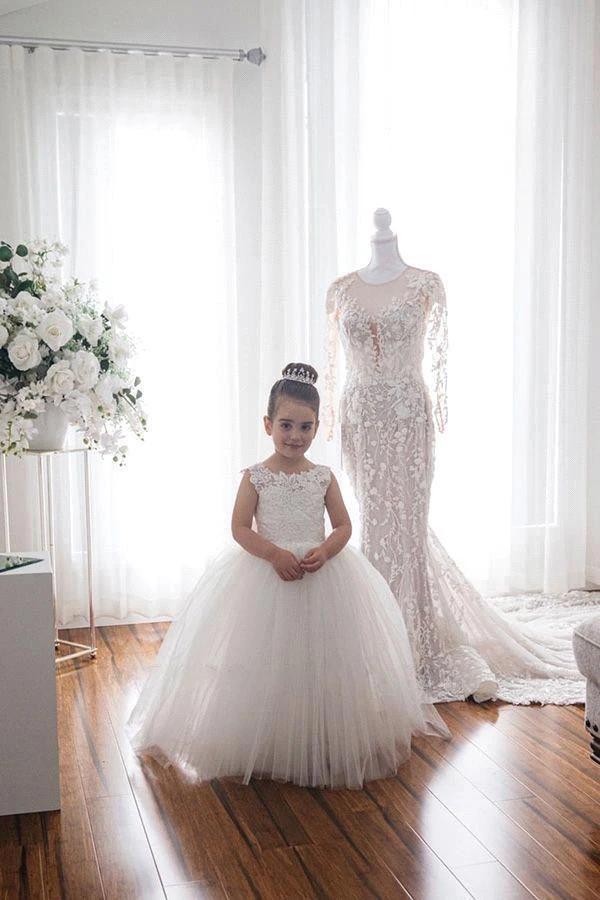 New Princess Lace Flower Girl Dresses Long Sleeves Floor Length Pageant Dresses First Communion Dresses Ball Gowns For Girl
