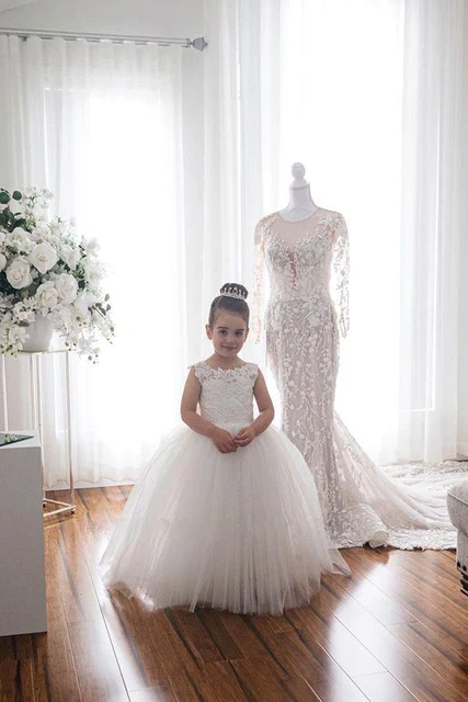 New Princess Lace Flower Girl Dresses Long Sleeves Floor Length Pageant Dresses First Communion Dresses Ball Gowns For Girl MC2223 White