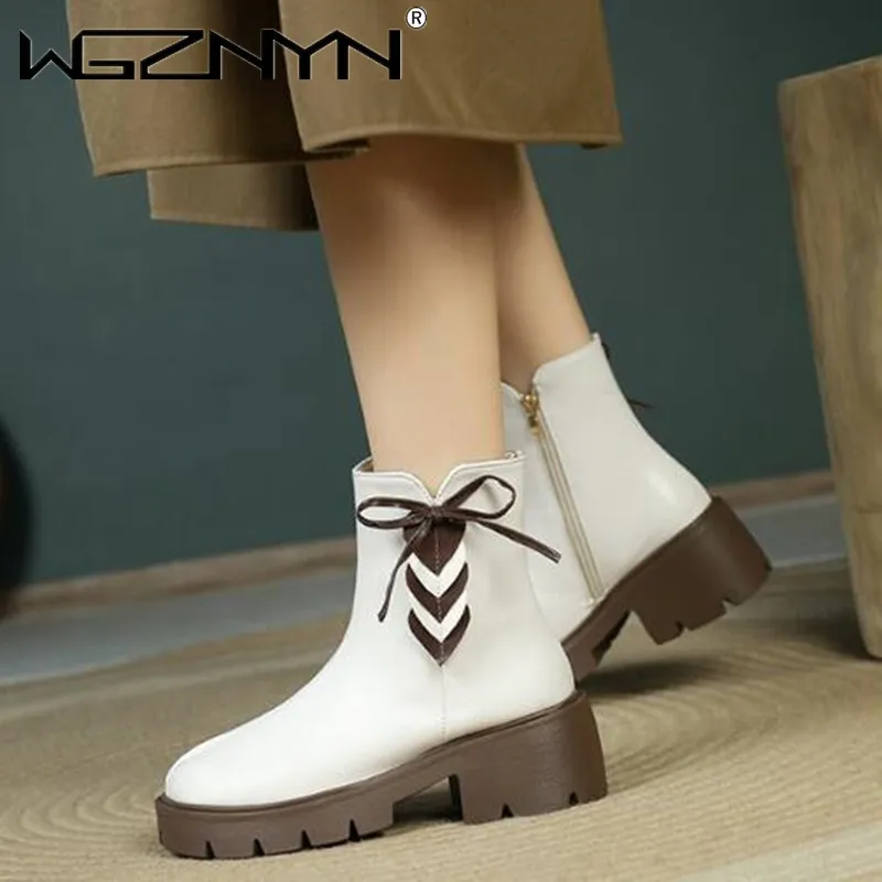 

Женские ботинки челси из натуральной кожи на толстой подошве