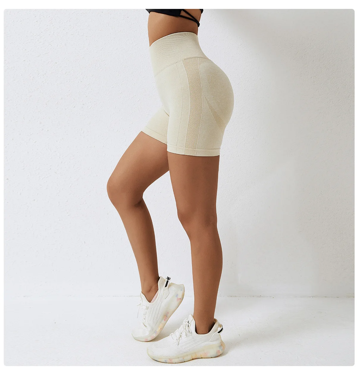 

European and American Women's Lu Logo Seamless Yoga Elastic Hip Lifting High Waist Fitness Tight Running Shorts