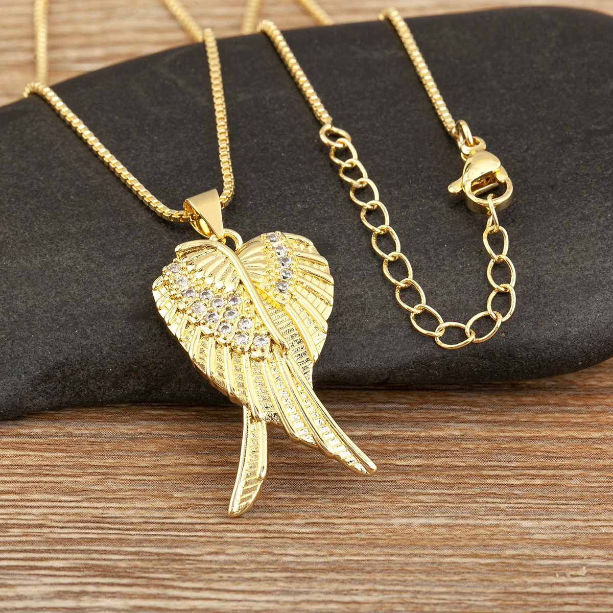 Hot Sale Bohemia Style Cubic Zirconia Feather Shape Pendant