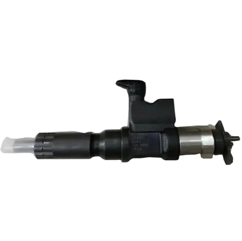 

095000-6367 DENSO ISUZU 700P 4HK1-TCN Diesel Fuel Injector