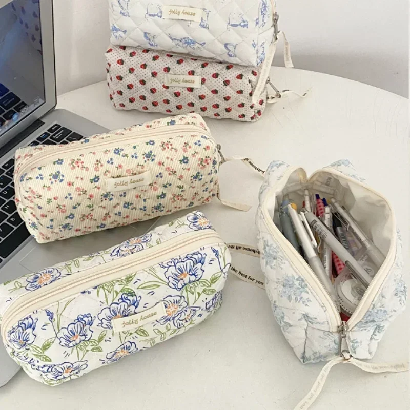 Women Brush Makeup Storage Bag Case  Chic Floral Strawberry Cute Student Girl Aesthetic Vintage Flower Strawberry Pencil Bags 3