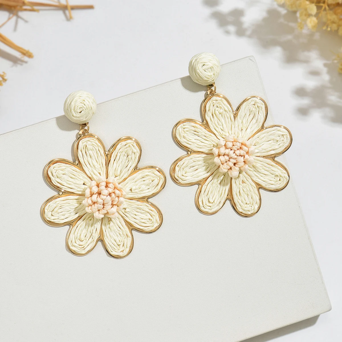 Boho New Fashion Raffia Sunflower Drop Earrings for Women Girls Elegant Multicolor Handmade Flower Earrings Summer Party Jewelr