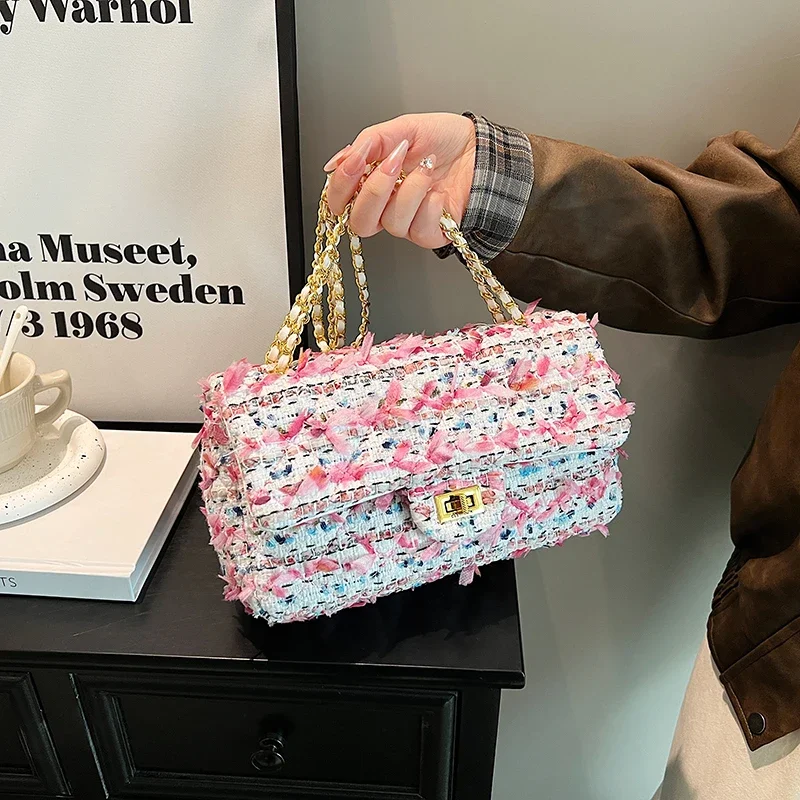 حقيبة دي كتف نسائية صغيرة – كروس قماش أنيق