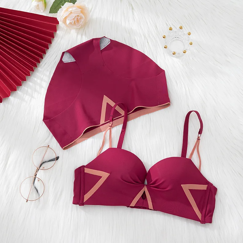 

Simple Smooth Top Thin Bottom Thick Gathering Small Chest Adjustable Women's Underwear Bra Set