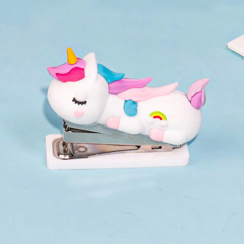 2Pcs 귀여운 스테이플러 책상 사무실 홈 학교 학생 교사 미적 문구 용품을위한 작은 휴대용 핸드 스테이플러