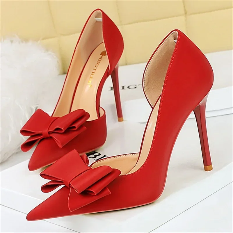 Wine red