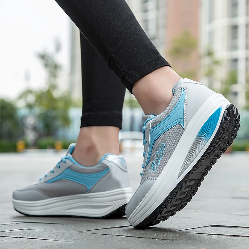 Women Vulcanized Shoes Platform Low-top Shake Shoes Mesh Heightening Casual Sneakers Light Concise Loafers Non-slip Soft Bottom