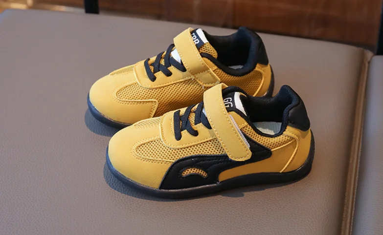 الأطفال أحذية رياضية الخريف جديد لينة وحيد خفيفة الوزن عدم الانزلاق الفتيات احذية الجري موضة الصليب تعادل مريحة الفتيان حذاء كاجوال