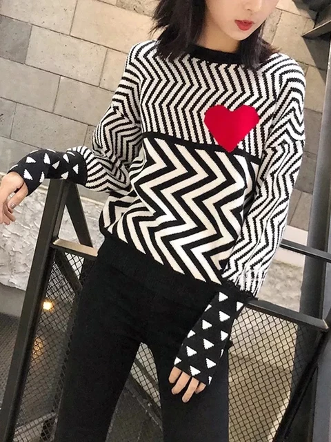 Cute sweaters with geometric heart pattern