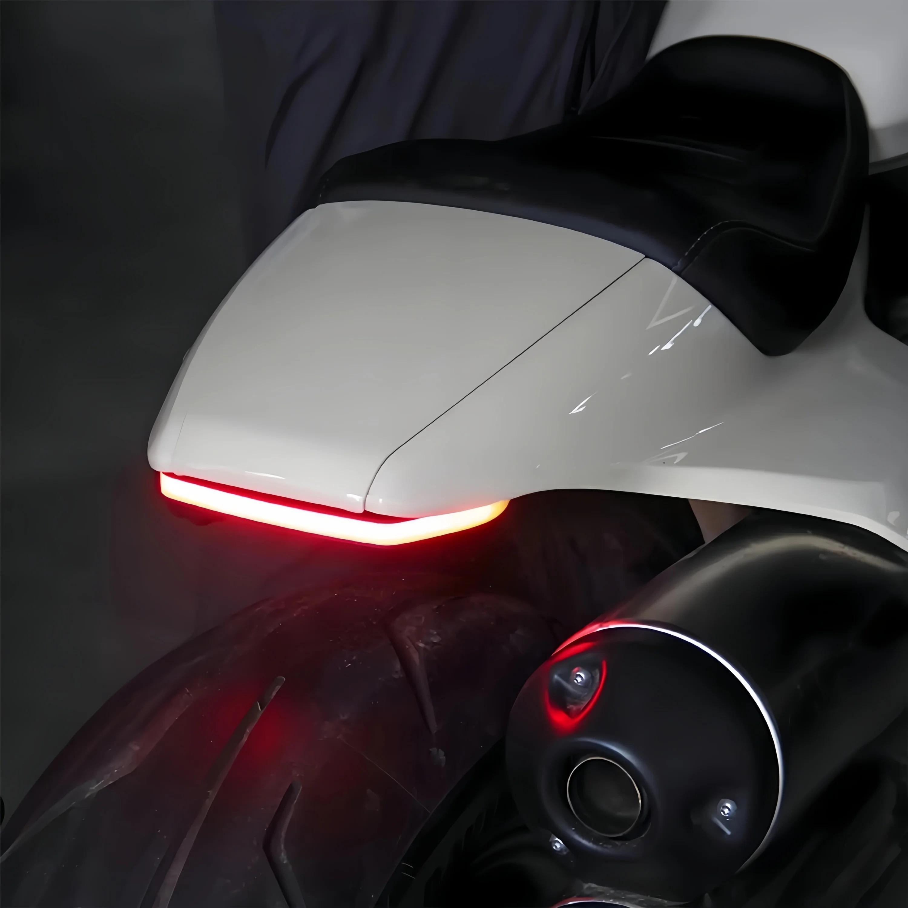 새로운 LED 펜더 제거기 일체형 테일 라이트 오토바이 액세서리 (스포츠스터 S 1250 RH1250S 2021 2022 2023 2024 2025년식 호환)
