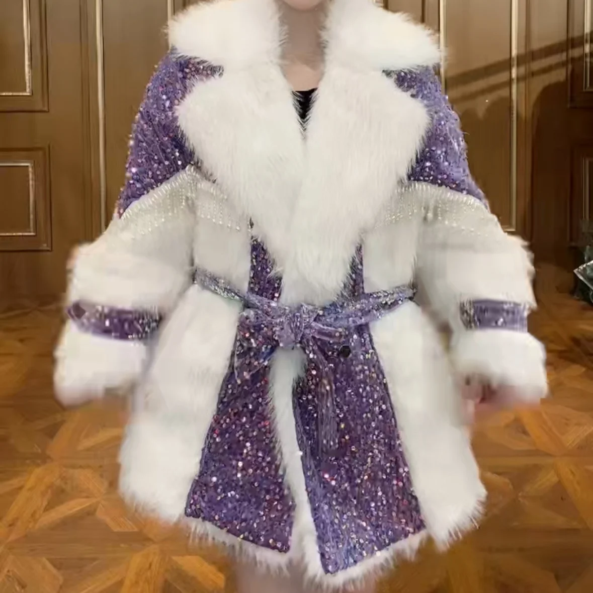 Рисунок 5 - Женское меховое пальто средней длины