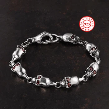 S925 sterling silver inlaid with red diamond skull is an exquisite jewelry showing elegant lines and exquisite details showing the sense of appearance. It can be worn as a chain to improve the fashionable sense of overall shape. You can show your taste and stylish. Neither matchinginging casual clothing. 1
