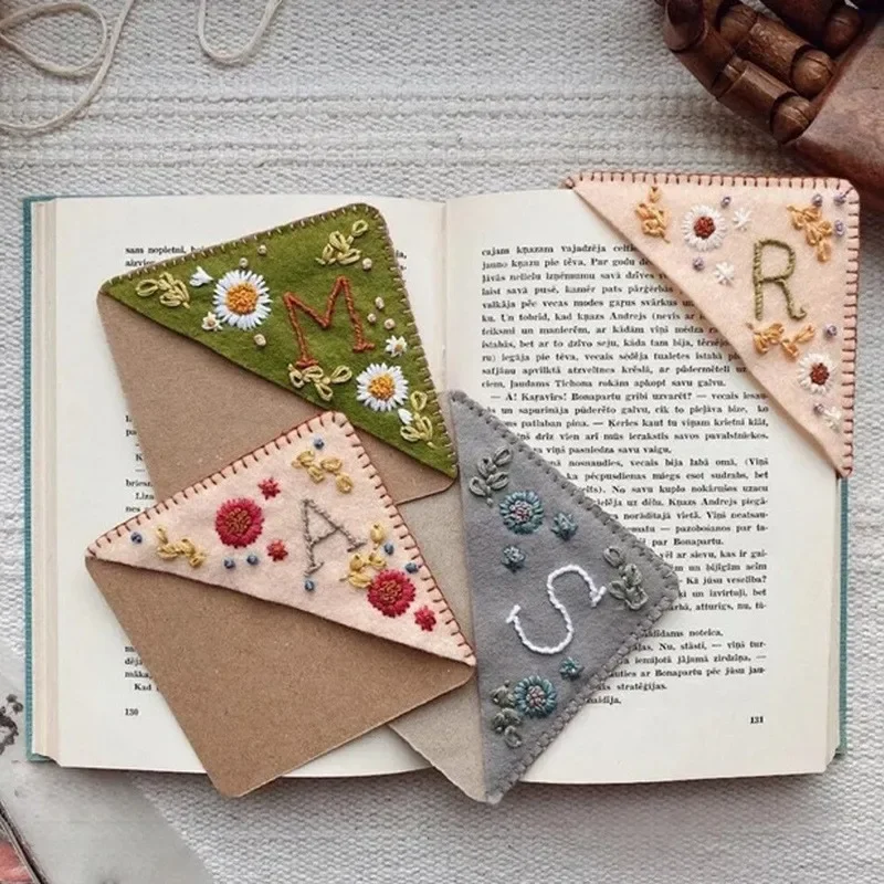 26 Letters Hand Embroidered Corner Bookmarks Felt Triangle Label Bookmarks Student Stationery Office Supplies
