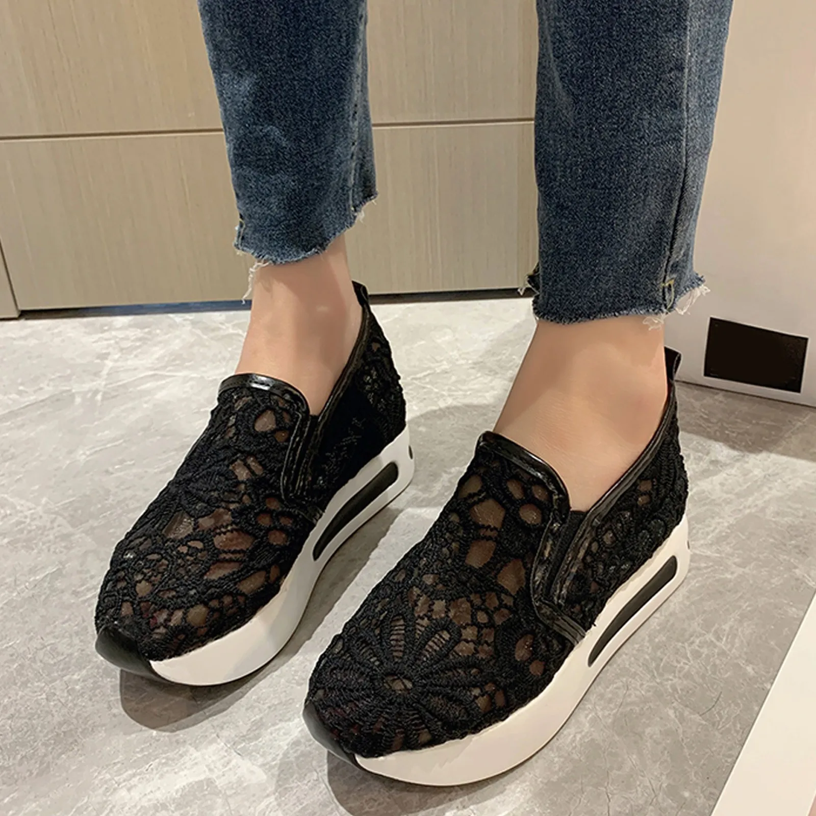 

Platform Wedges women's Sneakers Floral Embroidery Lace Mesh Sneakers For Women Slip On Casual Comfy Heeled Shoes Woman White