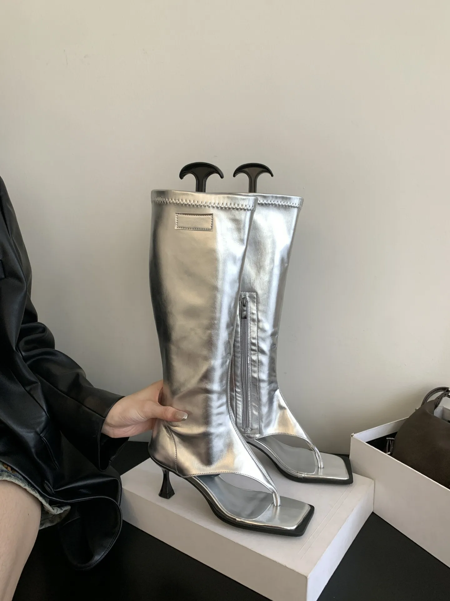 Aneikeh 2025 Sexy PU Square Head Clip Toe Sandals Boots Women's Thin Heel Side Zipper Sewing Chelsea Knee High Boots Party Ball