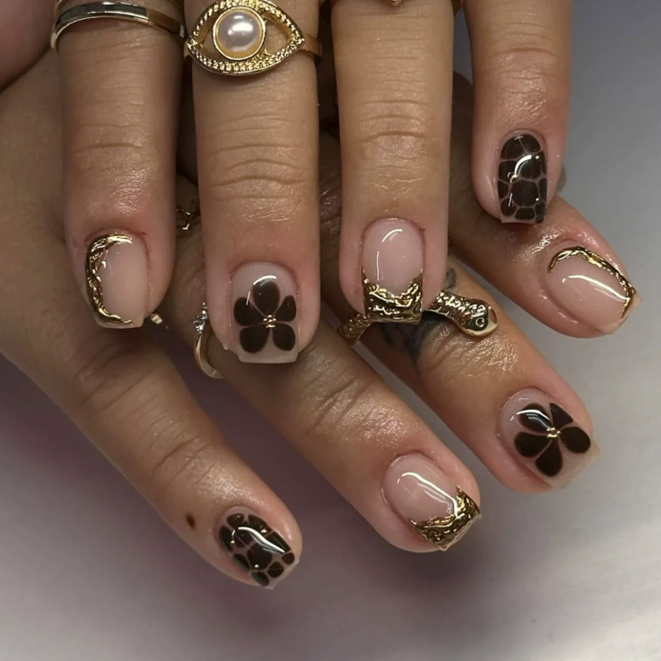 Ladder-Shaped Floral Ombre French Press-On Nails with Glue Strips - 24 Piece Set