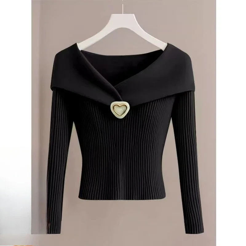 Fashion Autumn and Winter Women's V-neck Button-decorated Long-sleeved Sweater 2025 New Knitwear Elegant Bottoming Shirt