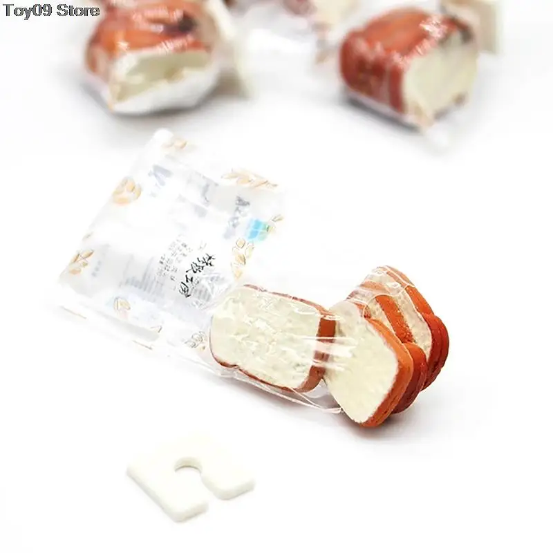 

1Bag 1:12 Dollhouse Miniature Sliced Toast Bread Toast Mini Food Model DIY Doll House Kitchen Scene Decor Toy Accessories