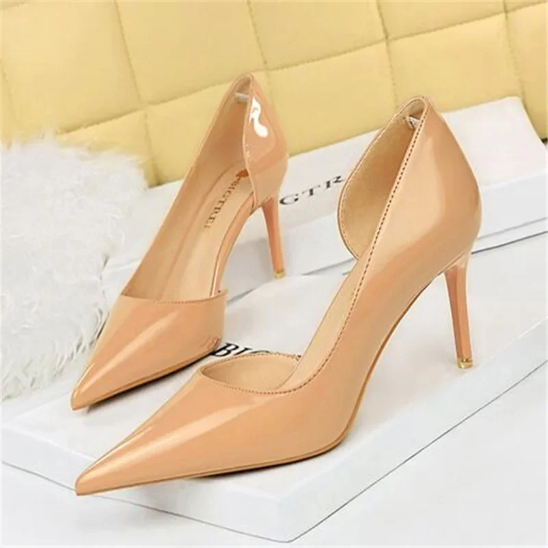 

Women 7.5cm 10.5cm High Heels Yellow Pumps Office Sexy Stiletto Wedding Bridal Scarpins Short Heels Lady Sexy Hollow Party Shoes