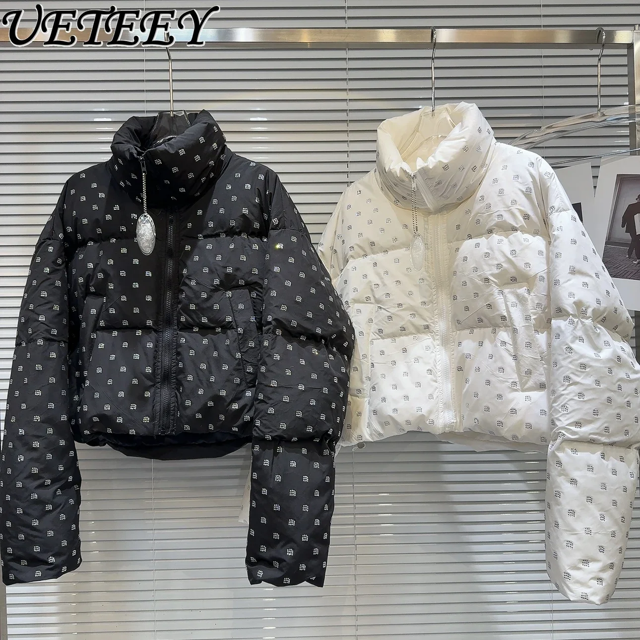

2023 Winter New Street Letter Rhinestone White Duck Down Coat Women Short Coats Hot Girl Warm Stand-up Collar Down Jacket Femme