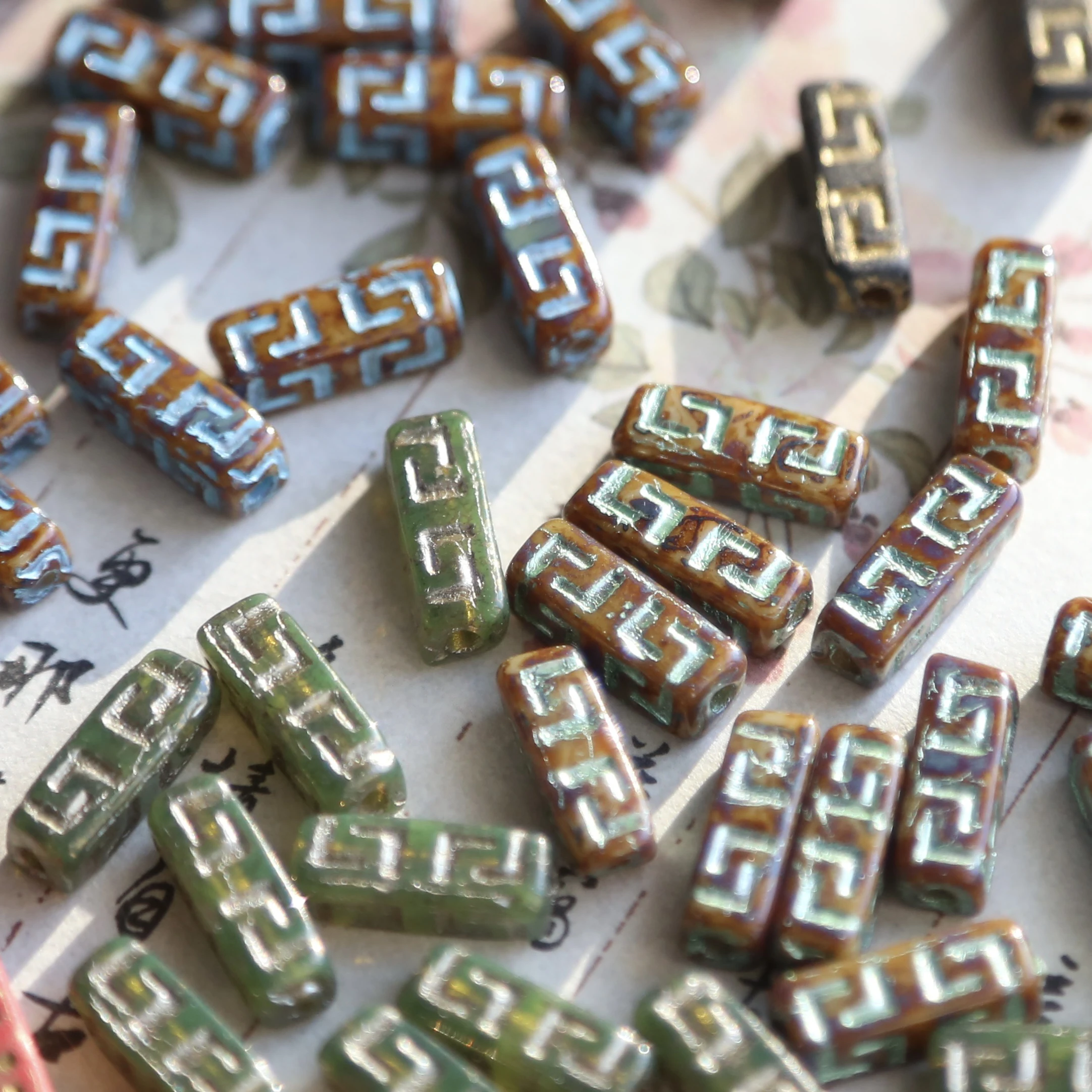 10pcs 체코 구슬 15×5mm 복고풍 무늬 직사각형 유리 구슬 DIY 수제 구슬 소재