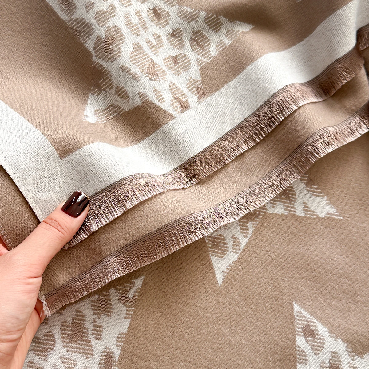 New Luxury Autumn and Winter Cashmere Star Print Scarf Women Warm Pashmina Poncho Scarves Fashion Shawl Thick Foulard Bufanda