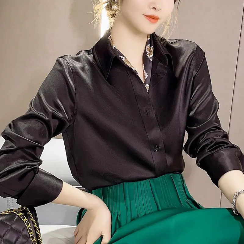 Рисунок 4 - Женская однотонная блузка с отложным воротником