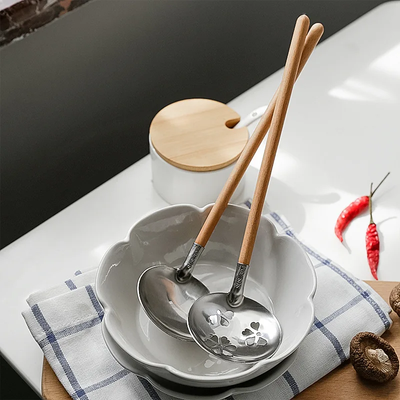 Japanese Style Wooden Soup Spoon Long Handle Hot Pot Spoons Kitchen Strainer Scoop Cooking Colander Ladle Tableware Colander