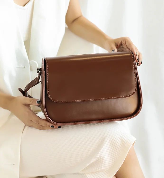 

A90233 Hot Men and Women Leather Medium Large Handbag Shoulder Bags Large Capacity Ladies Single Shoulder Bag Crossbody Bag