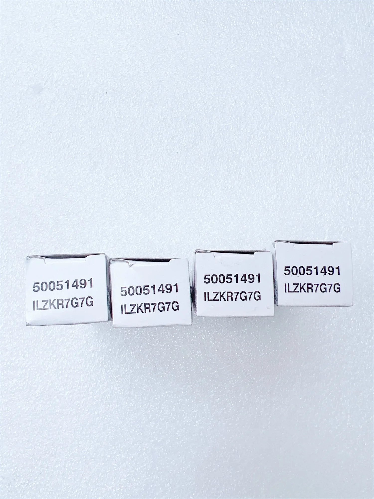 4PC Original Spark Plug 68292346AA, 50051491 Suitable For; Jeep Wrangler, Grand Cherokee, Cherokee, Grand Commander K8, KL, JL,