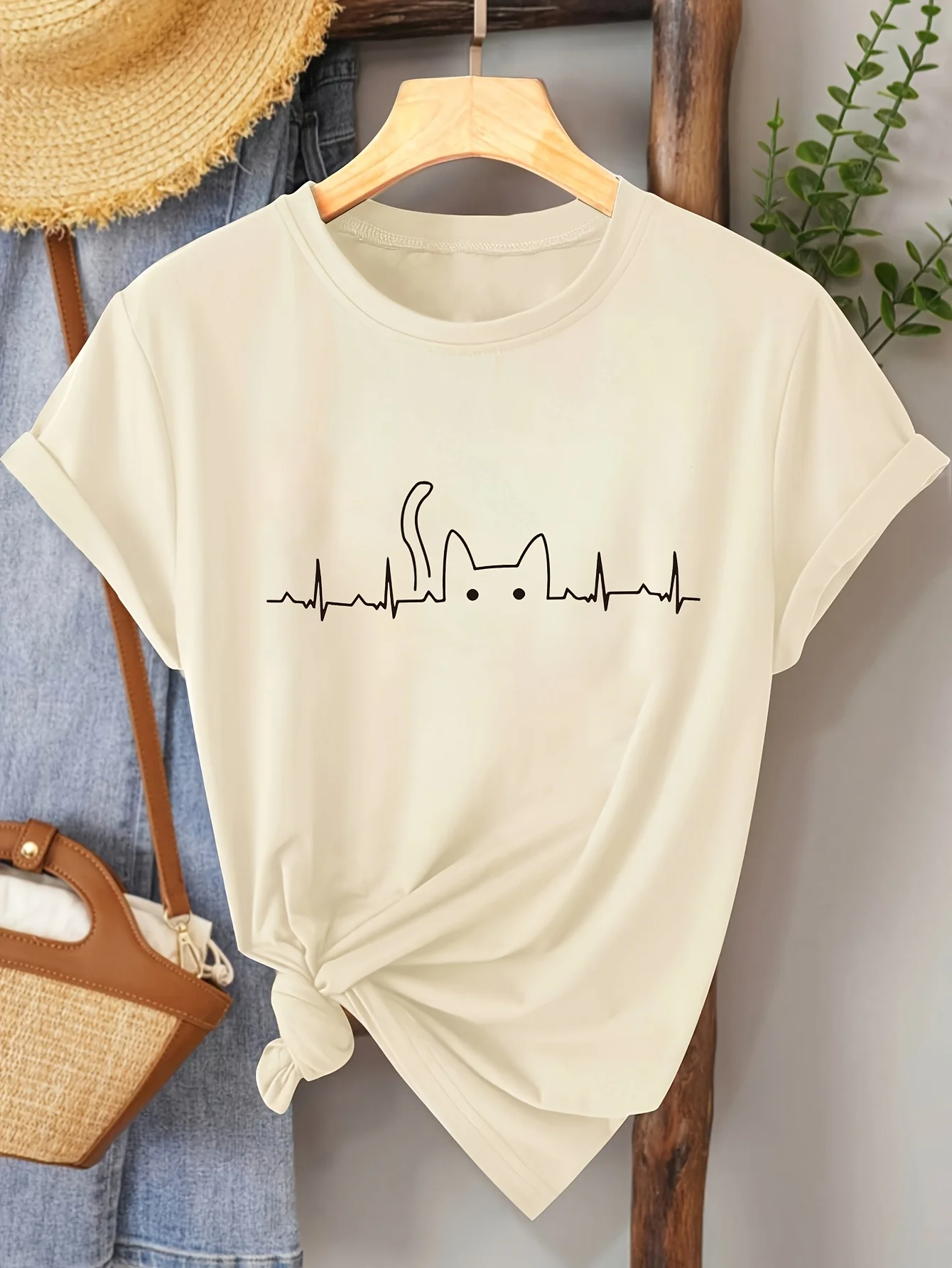 Women's White Top with Minimalist Cat Line Art - Casual Chic Gift