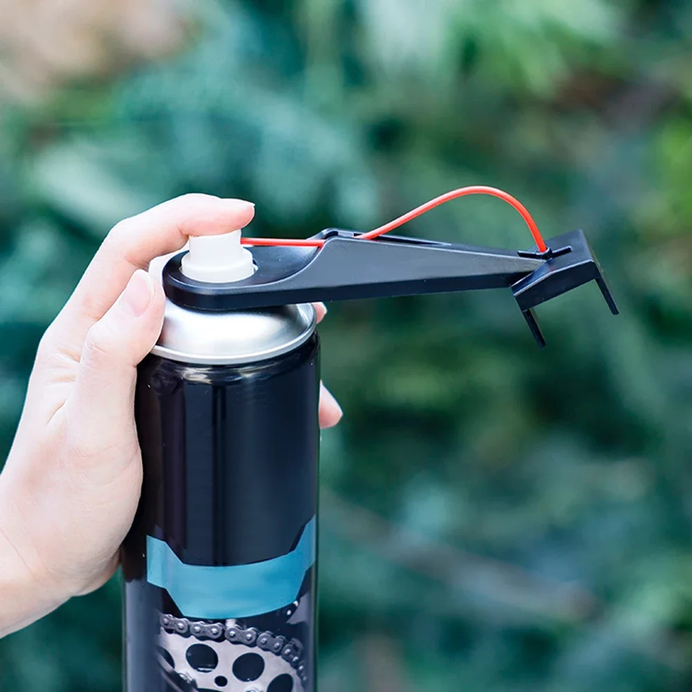 Motorcycle Chain Lube Oiler Tool with Splash Guard Mess-Free Chain Wax Chain Cleaner Attachment Motorcycle Chain Oil Applicator