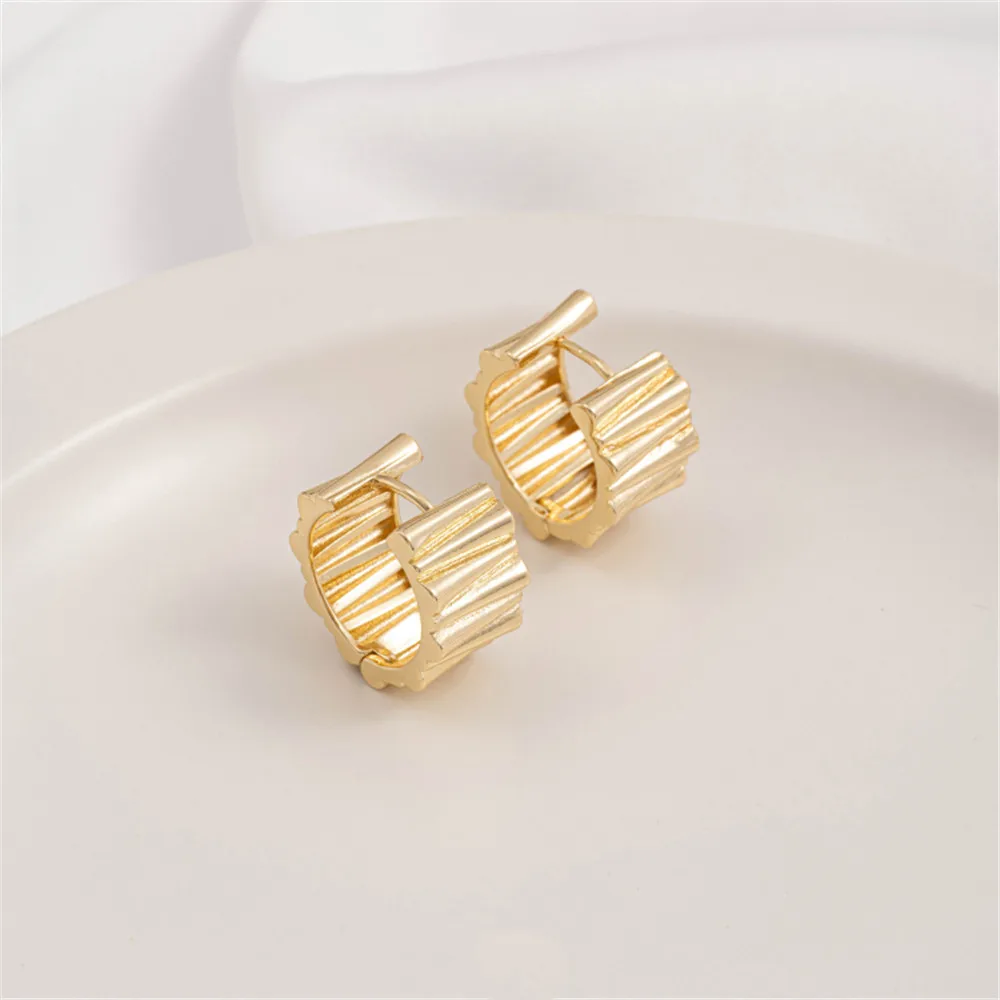 

14K Gold Color Plating Pleated C-ring Earrings Metallic Style High-end French Style Ear Buckle Luxurious and Fashionable Earring