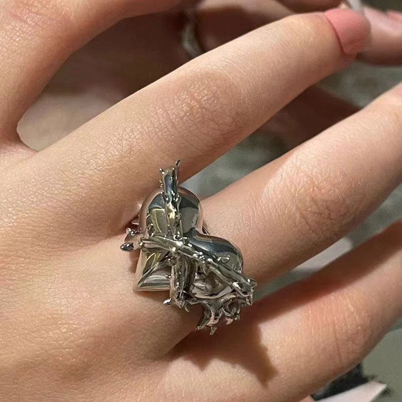 YADELAI 2022 Fashion Creative Punk Ring Latest Gothic Thorns Love Retro Open Ring Ladies Party Jewelry Wedding Gift Halloween
